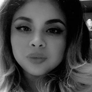 Meet your Posher, Ana